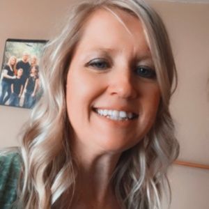 Meet your Posher, April